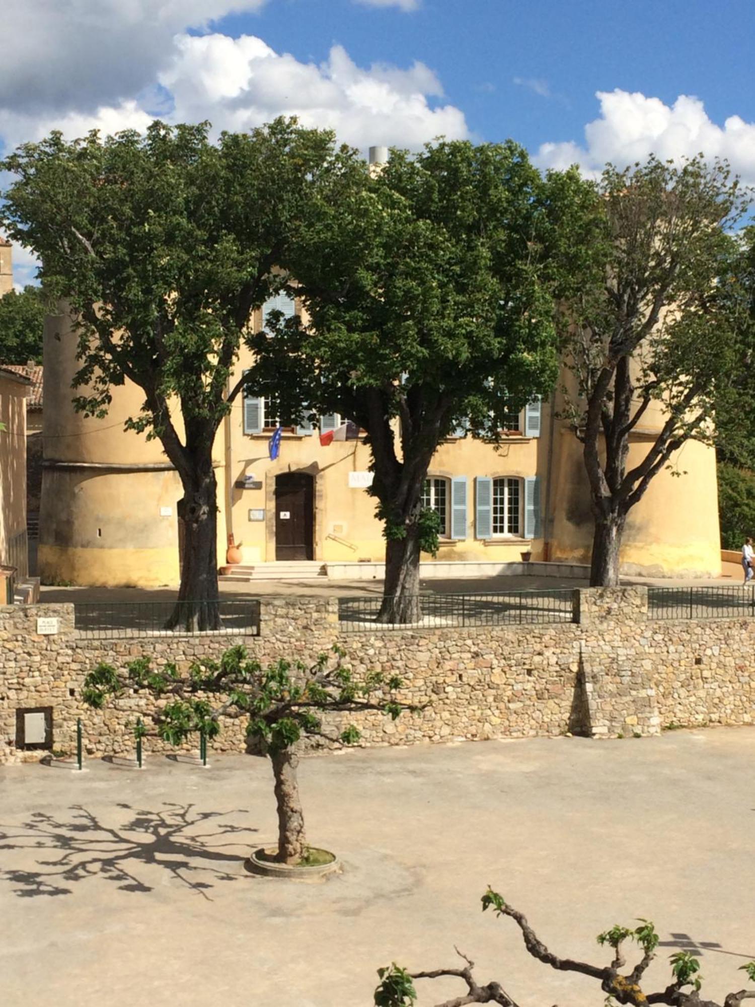 Au Coeur Du Village Provencal Tourtour Exterior foto